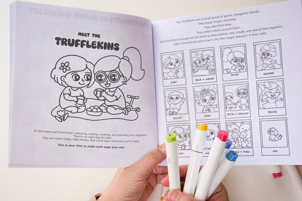 Little Moments in Bloom: A Cozy, Bold and Easy Coloring Book for Adults and families for Relaxation