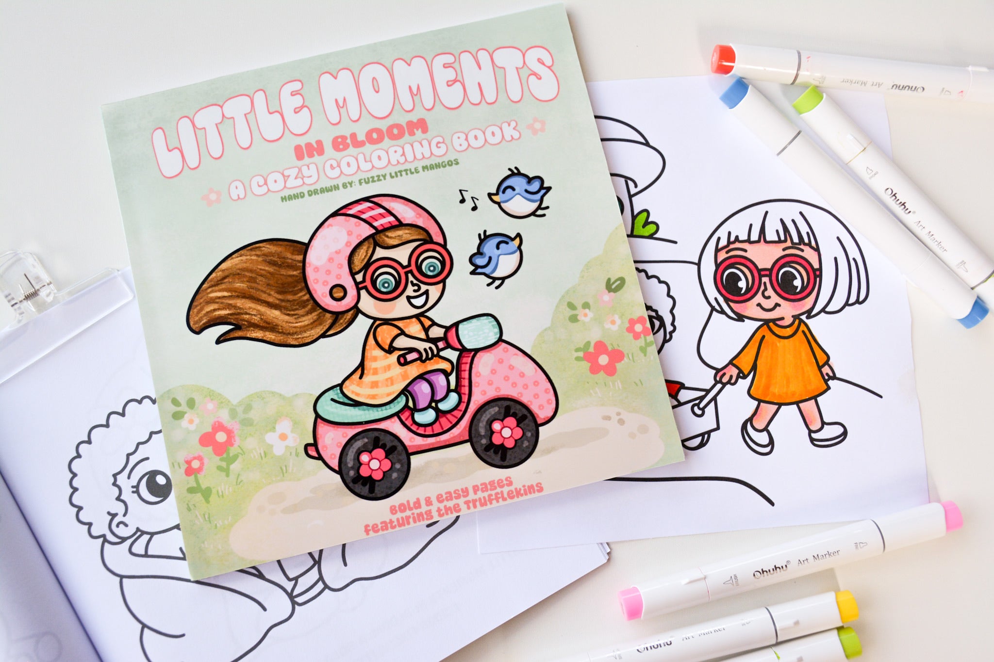 Little Moments in Bloom: A Cozy, Bold and Easy Coloring Book for Adults and families for Relaxation